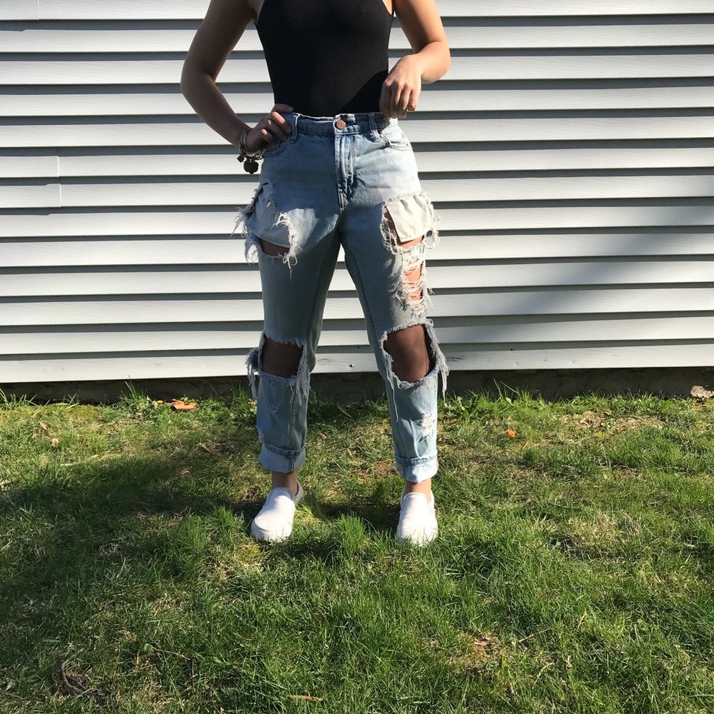 Distressed Jeans - Picture 2 of 3